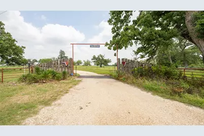 624 County Road 306, Rockdale, TX 76567 - Photo 25