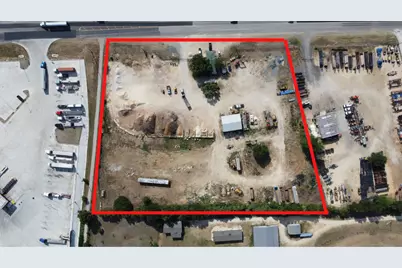 1951 South Magnolia, Luling, TX 78648 - Photo 1