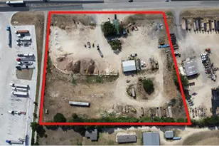 1951 South Magnolia, Luling, TX 78648 - Photo 1