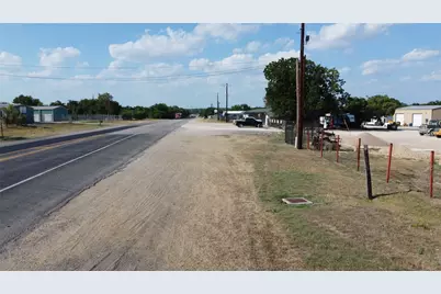 1951 South Magnolia, Luling, TX 78648 - Photo 23