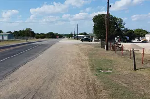 1951 South Magnolia, Luling, TX 78648 - Photo 23