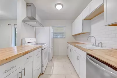 2713 Friar Tuck Lane, Austin, TX 78704 - Photo 9