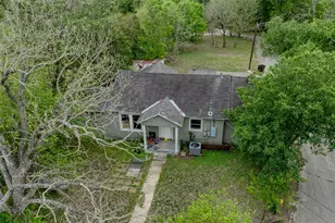 1006 Proctor St, Lockhart, TX 78644 - Photo 1