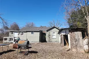 1006 Proctor St, Lockhart, TX 78644 - Photo 7