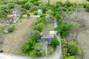 1006 Proctor St, Lockhart, TX 78644 - Photo 3