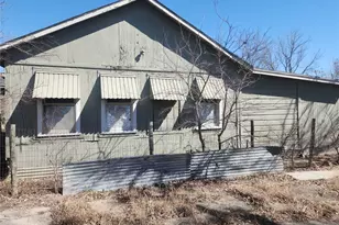 1006 Proctor St, Lockhart, TX 78644 - Photo 3