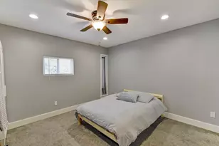 935 La Posada Dr, Austin, TX 78752 - Photo 17