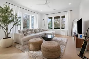 2912 E 13th St, Austin, TX 78702 - Photo 5