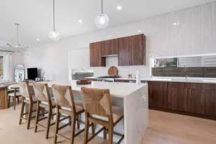 2912 E 13th St, Austin, TX 78702 - Photo 9