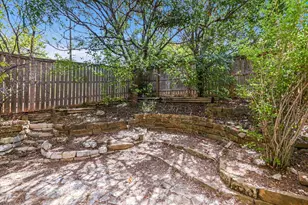 1193 Curve St, Austin, TX 78702 - Photo 15