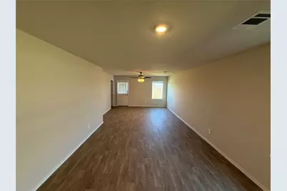 914 Indian Way, Seguin, TX 78155 - Photo 9