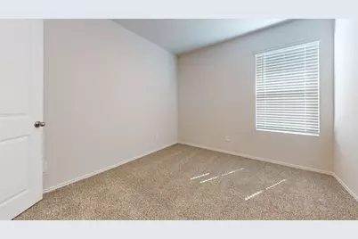 914 Indian Way, Seguin, TX 78155 - Photo 13