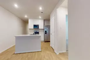 914 Indian Wy, Seguin, TX 78155 - Photo 3