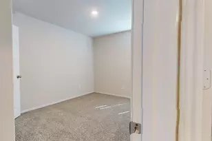 914 Indian Wy, Seguin, TX 78155 - Photo 17