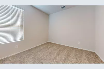 914 Indian Way, Seguin, TX 78155 - Photo 15