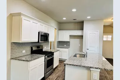 14008 Heywood Drive, Pflugerville, TX 78660 - Photo 3