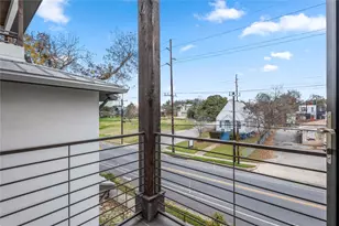 1105 E 12th St, Austin, TX 78702 - Photo 15