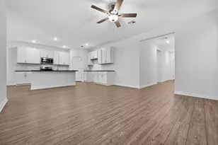 14124 Edna Maxine Walk, Del Valle, TX 78617 - Photo 5