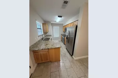 404 West Street #D, Hutto, TX 78634 - Photo 5