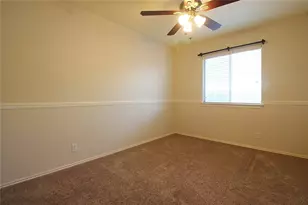 128 Challenger, Kyle, TX 78640 - Photo 17
