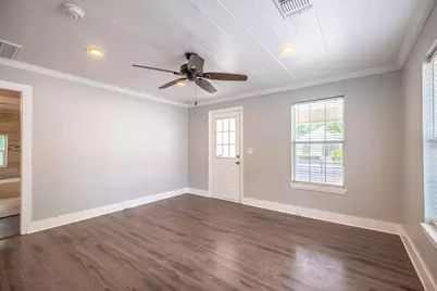 2100 E 2nd Street, Austin, TX 78702 - Photo 5