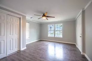 2100 E 2nd St, Austin, TX 78702 - Photo 15