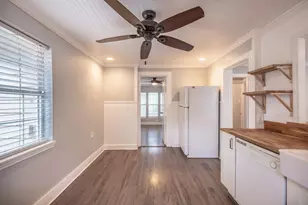 2100 E 2nd St, Austin, TX 78702 - Photo 11