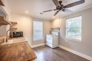 2100 E 2nd St, Austin, TX 78702 - Photo 7