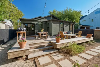 1110 Christie Drive, Austin, TX 78721 - Photo 21