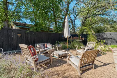 1110 Christie Drive, Austin, TX 78721 - Photo 23