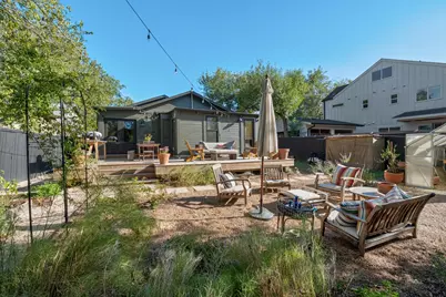 1110 Christie Drive, Austin, TX 78721 - Photo 27