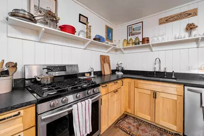 1110 Christie Drive, Austin, TX 78721 - Photo 9