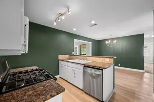 902 Emerald Wood Dr, Austin, TX 78745 - Photo 17