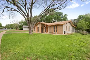 902 Emerald Wood Dr, Austin, TX 78745 - Photo 37