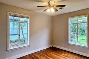 804 Hudgins St, Smithville, TX 78957 - Photo 7