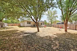 610 Basil Dr, Buda, TX 78610 - Photo 19