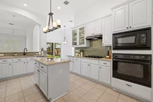 2611 Henley Dr, Round Rock, TX 78681 - Photo 11