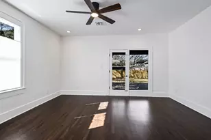 2704 Oakhurst Ave, Austin, TX 78703 - Photo 11