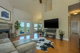 1314 Falcon Ledge Dr, Austin, TX 78746 - Photo 3