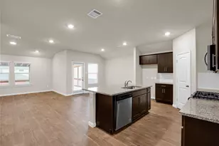 127 Sky Meadows Cir, San Marcos, TX 78666 - Photo 5