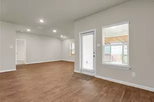 127 Sky Meadows Cir, San Marcos, TX 78666 - Photo 7