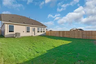 25605 Flora Bella Ln, Elgin, TX 78621 - Photo 23