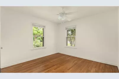 206 E Skyview Road, Austin, TX 78752 - Photo 17