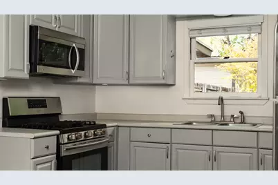 206 E Skyview Road, Austin, TX 78752 - Photo 9