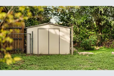 206 E Skyview Road, Austin, TX 78752 - Photo 31