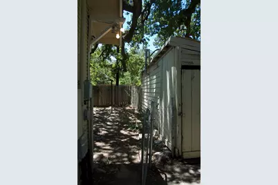 403 E 35th Street, Austin, TX 78705 - Photo 11