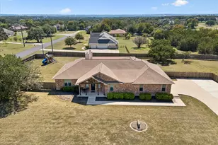 212 Christine Ln, Liberty Hill, TX 78642 - Photo 3