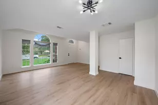 8322 Doe Meadow Dr, Austin, TX 78749 - Photo 9