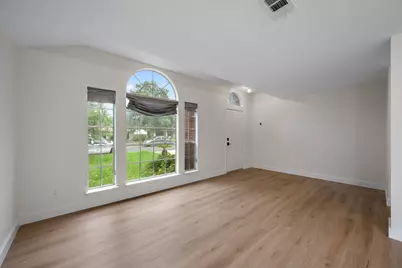 8322 Doe Meadow Drive, Austin, TX 78749 - Photo 7