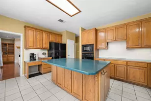 108 Thornwood Rd, Georgetown, TX 78628 - Photo 15